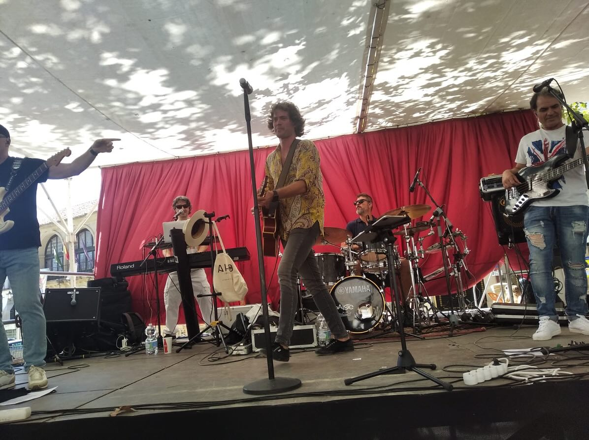 Precio de músicos para bodas con repertorio indie y pop rock